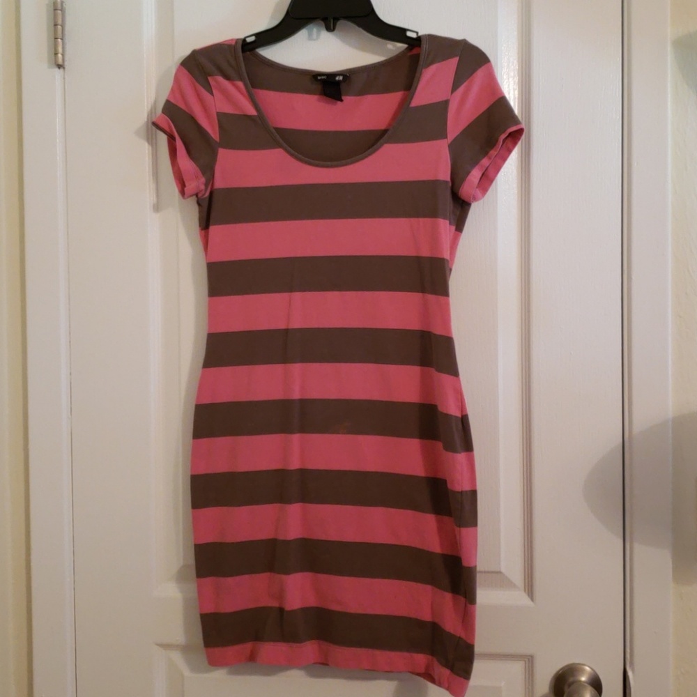H&M form fitting dress